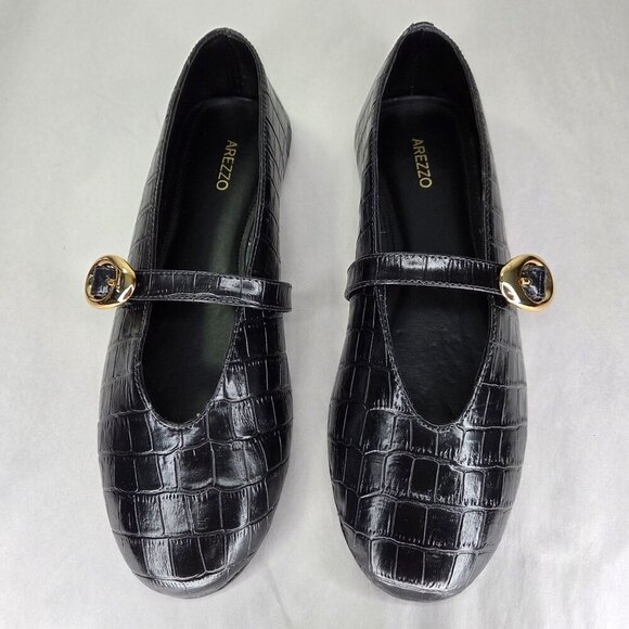Arezzo Shoes - NWT Arezzo Women's Erica Round Toe Ballet Flats